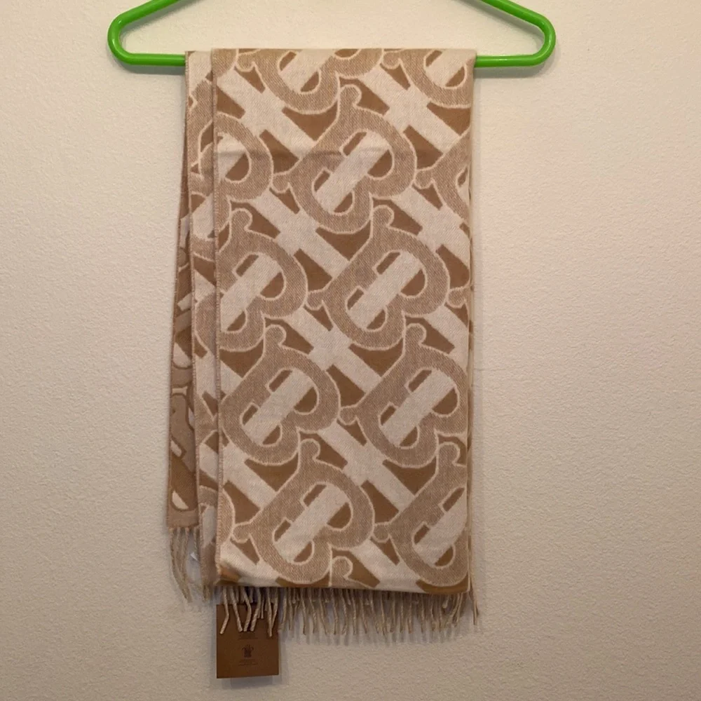 Authentic Burberry TB monogram jacquard cashmere scarf, NWT - Picture 2 of 8